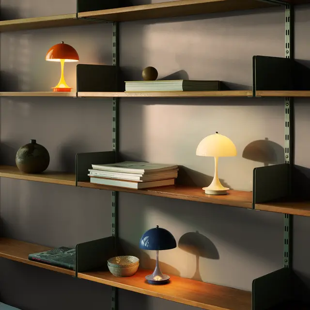 Louis Poulsen Panthella 160 bærbar bordlampe uigennemsigtig indigo blå - 5744171520 Louis Poulsen Panthella 160 bærbar bordlampe uigennemsigtig indigo blå - 5744171520