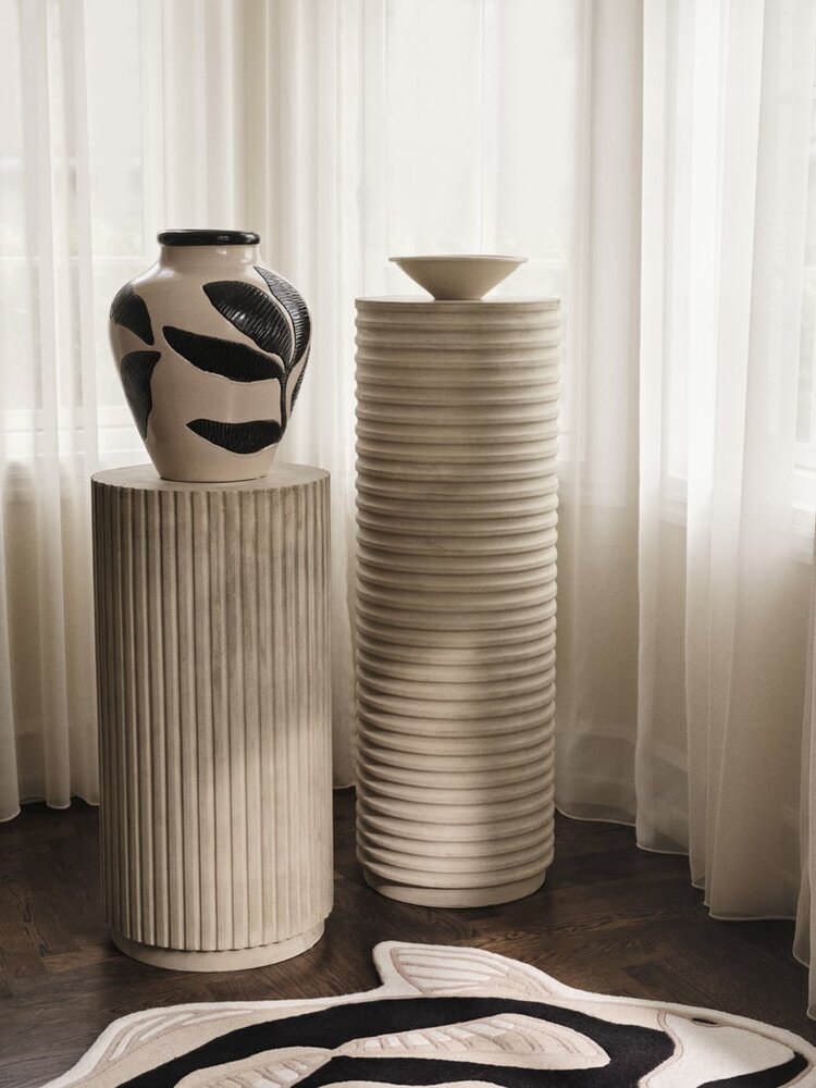 Broste Copenhagen Rillo podium Ø36x106cm antikk beige - 14469067