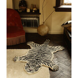 Doing Goods Alfombra de tigre nevado L - 1.45.10.005.020.5 Doing Goods Alfombra de tigre nevado L - 1.45.10.005.020.5