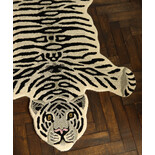 Doing Goods Snowy tiger vloerkleed L - 1.45.10.005.020.5 Doing Goods Snowy tiger vloerkleed L - 1.45.10.005.020.5