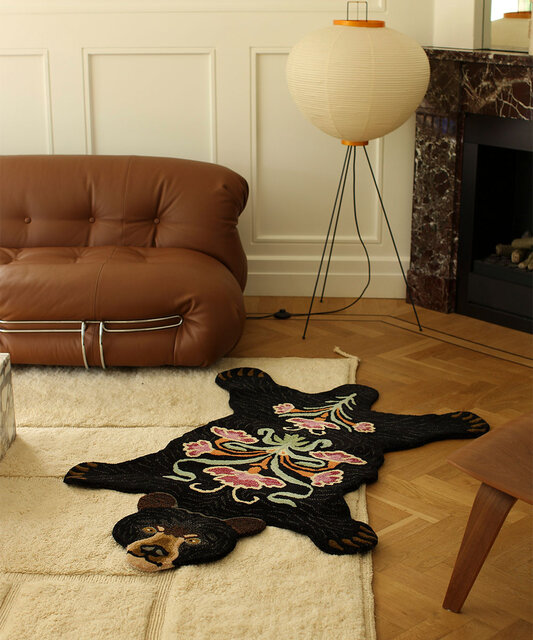 Doing Goods Blooming Black bear rug L - 1.45.10.076.900.5