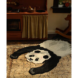 Doing Goods Plumpy panda vloerkleed L - 1.45.10.051.020.5 Doing Goods Plumpy panda vloerkleed L - 1.45.10.051.020.5