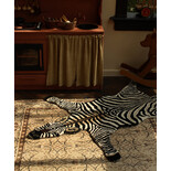 Doing Goods Stripey zebra vloerkleed L - 1.45.10.074.900.5 Doing Goods Stripey zebra vloerkleed L - 1.45.10.074.900.5