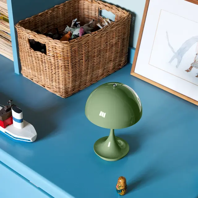 Louis Poulsen Lámpara de mesa portátil Panthella 160 verde - 5744173269 Louis Poulsen Lámpara de mesa portátil Panthella 160 verde - 5744173269