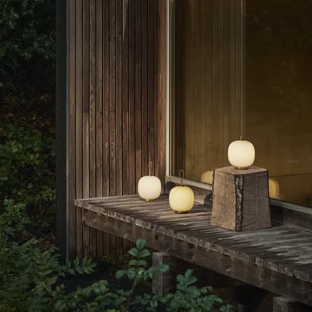 Louis Poulsen VL 45 radiohus portable lamp brass/glossy pale yellow glass - 5744171737 Louis Poulsen VL 45 radiohus portable lamp brass/glossy pale yellow glass - 5744171737