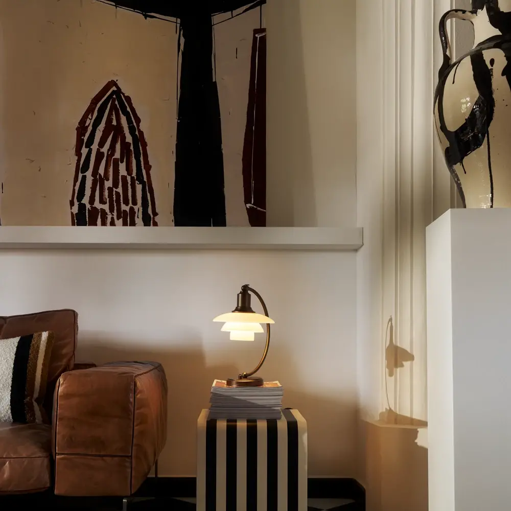 Louis Poulsen PH 2/2 Luna tafellamp aged brass opal - 5744172150 Louis Poulsen PH 2/2 Luna tafellamp aged brass opal - 5744172150