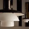 Louis Poulsen Lampada a sospensione PH 3/3 in ottone anticato opalino - 5741115806 Louis Poulsen Lampada a sospensione PH 3/3 in ottone anticato opalino - 5741115806