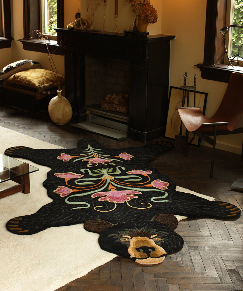 Doing Goods Tapis ours noir fleuri XL - 1.45.10.093.900.6