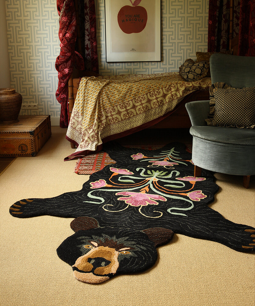 Doing Goods Alfombra de oso negro floreciente XL - 1.45.10.093.900.6
