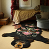 Doing Goods Tapis ours noir fleuri XL - 1.45.10.093.900.6 Doing Goods Tapis ours noir fleuri XL - 1.45.10.093.900.6