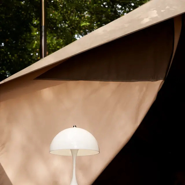 Louis Poulsen Panthella 250 bärbar bordslampa opalvit - 5744172943 Louis Poulsen Panthella 250 bärbar bordslampa opalvit - 5744172943