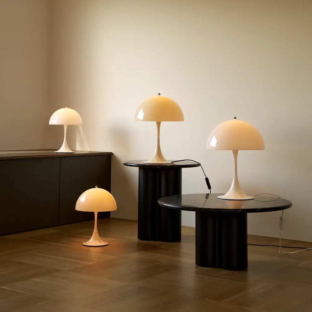 Louis Poulsen Lampe de table portable Panthella 250 blanc opale - 5744172943 Louis Poulsen Lampe de table portable Panthella 250 blanc opale - 5744172943
