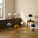 Louis Poulsen Lampada da tavolo portatile Panthella 250 bianco opalino - 5744172943 Louis Poulsen Lampada da tavolo portatile Panthella 250 bianco opalino - 5744172943