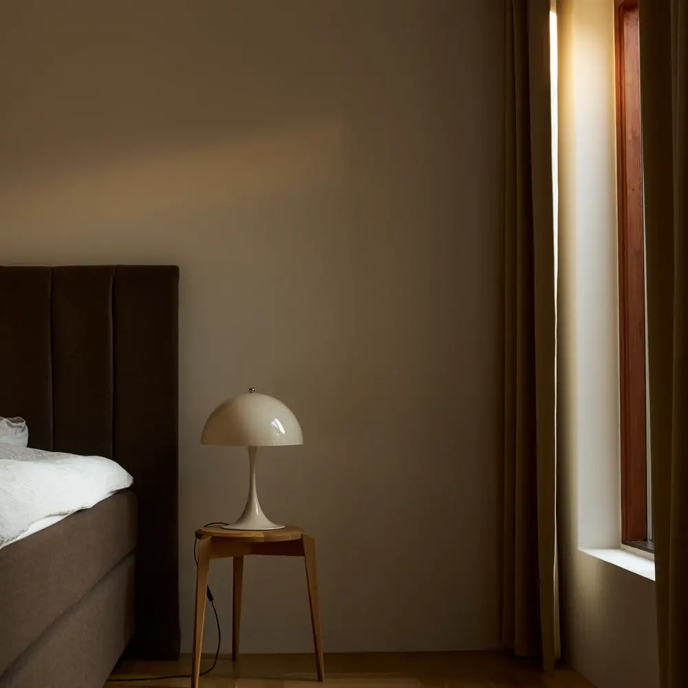 Louis Poulsen Lampada da tavolo Panthella 320 beige opalino - 5744172723 Louis Poulsen Lampada da tavolo Panthella 320 beige opalino - 5744172723