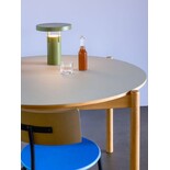 Hubsch Table oblique ronde grise - 882036 Hubsch Table oblique ronde grise - 882036