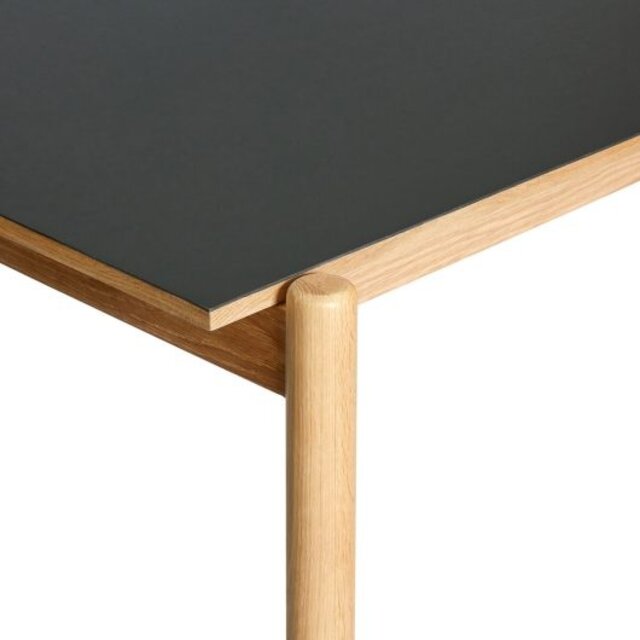 Hubsch Oblique tafel zwart - 882041 Hubsch Oblique tafel zwart - 882041