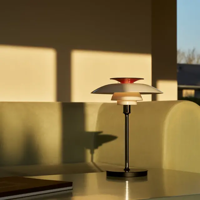 Louis Poulsen PH 80 portabel bordslampa opalvit/högglansförkromad - 5744172325