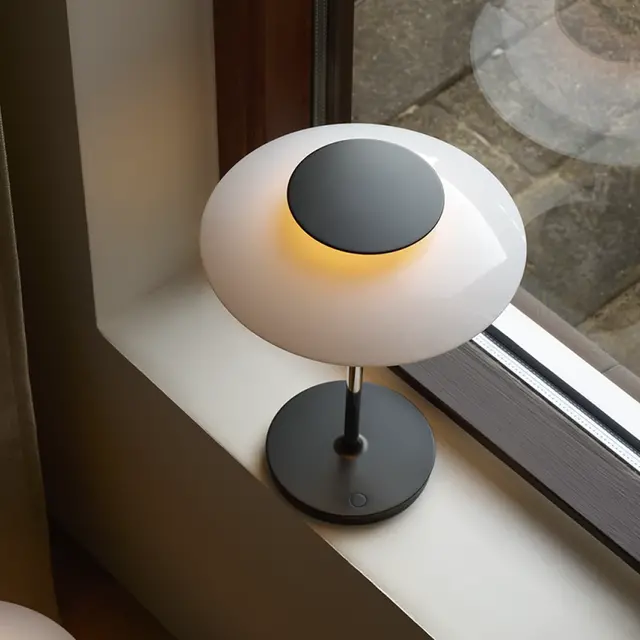 Louis Poulsen PH 80 portabel bordslampa opalvit/högglansförkromad - 5744172325