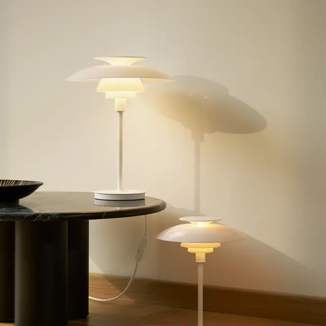Louis Poulsen PH 80 bordslampa opalvit/vit - 5744172257