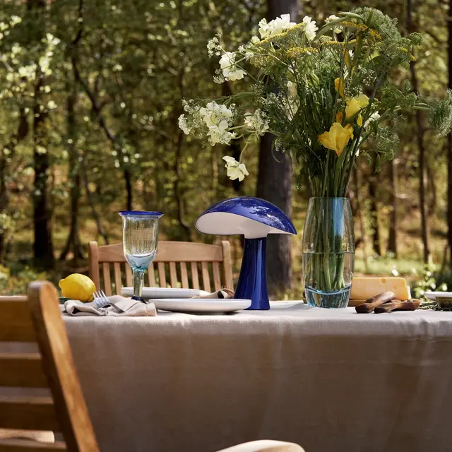 Louis Poulsen Lampe de table portable Rumee 220 bleu nuit - 5744171847