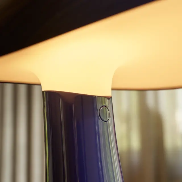 Louis Poulsen Rumee 220 bärbar bordslampa nattblå - 5744171847
