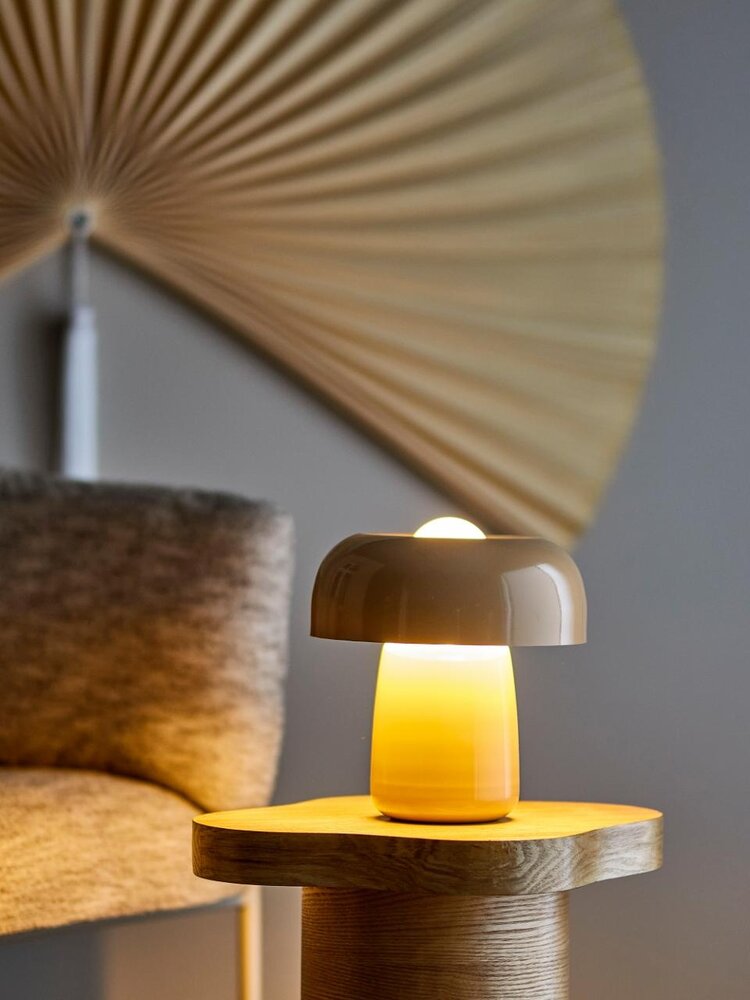 Bloomingville Lámpara de mesa Ylva beige