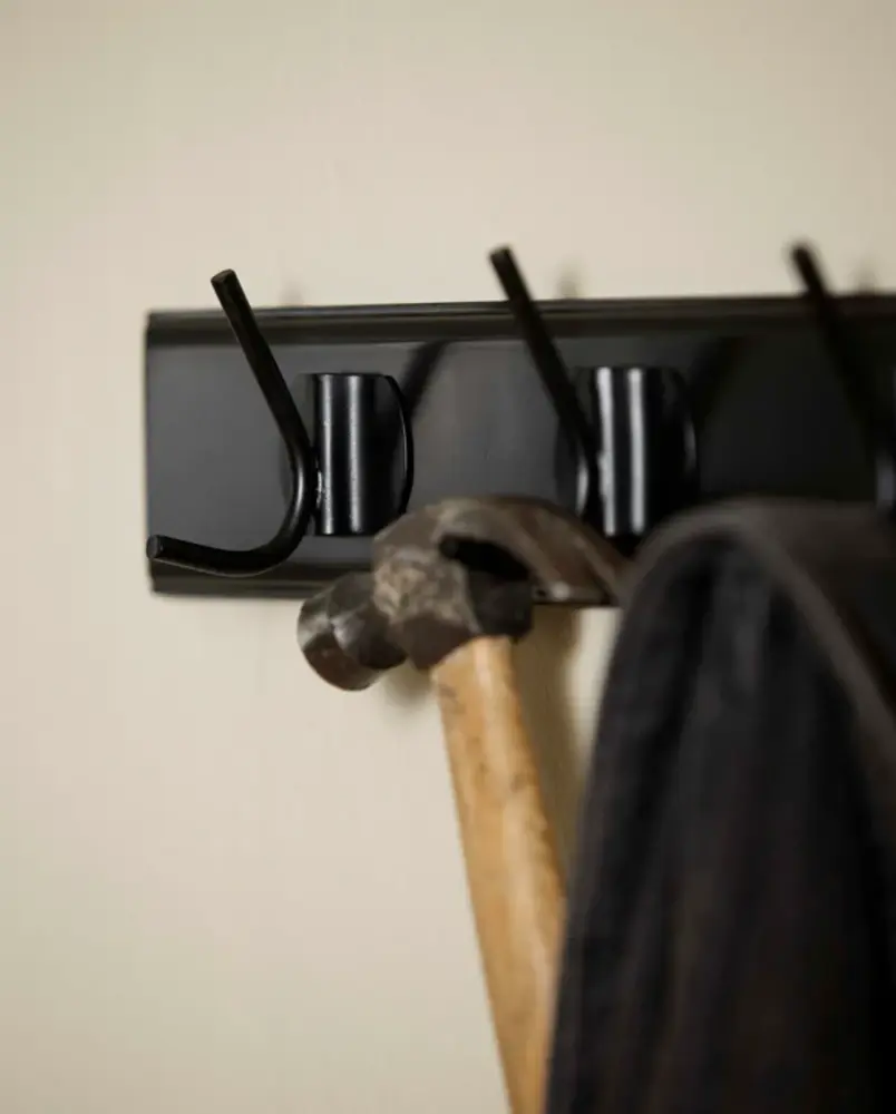 Nordal Edgy klädhängare med 6 krokar svart