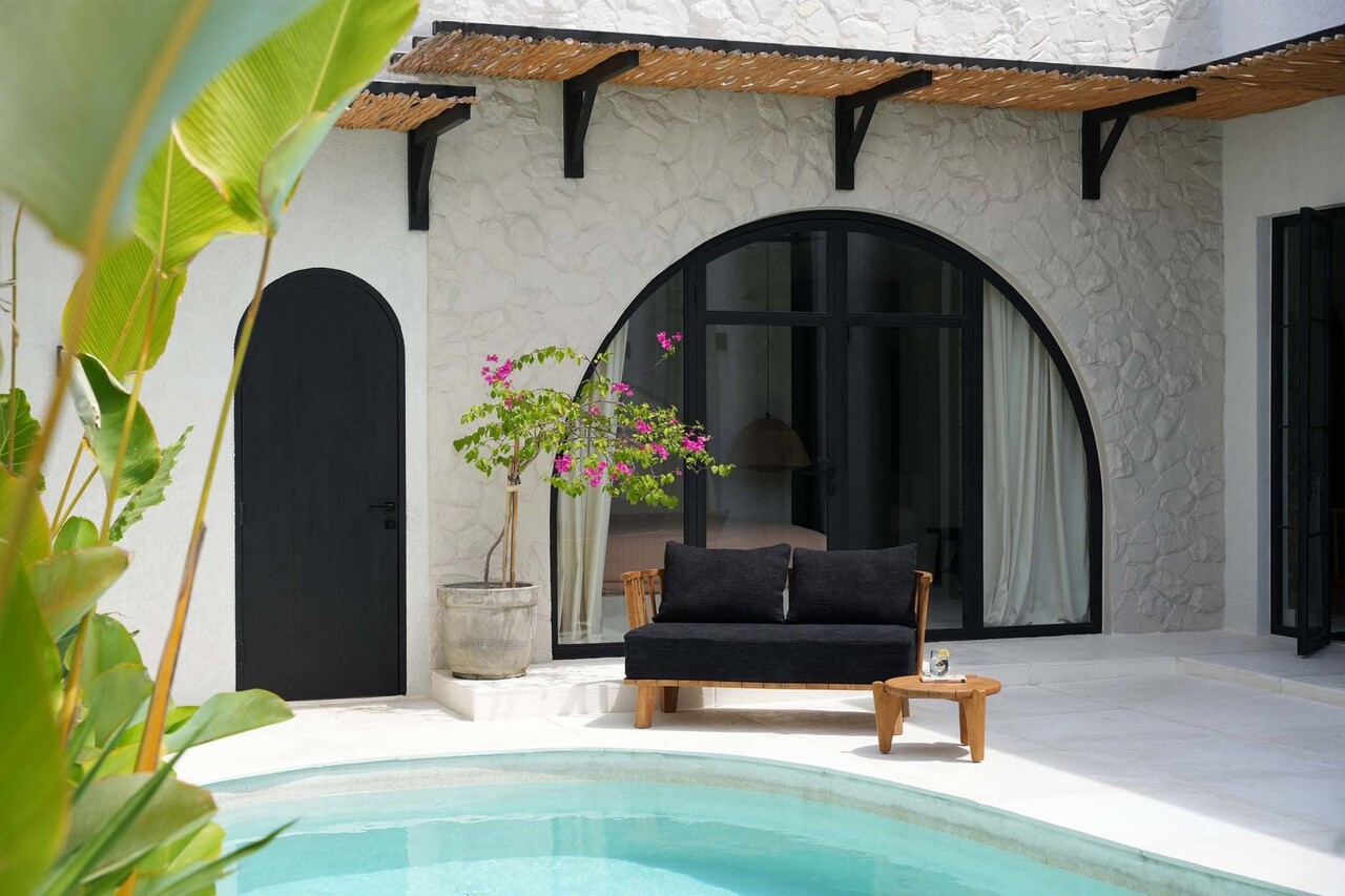 Bazar Bizar The Malawi Two seater Black LIVING AND CO 