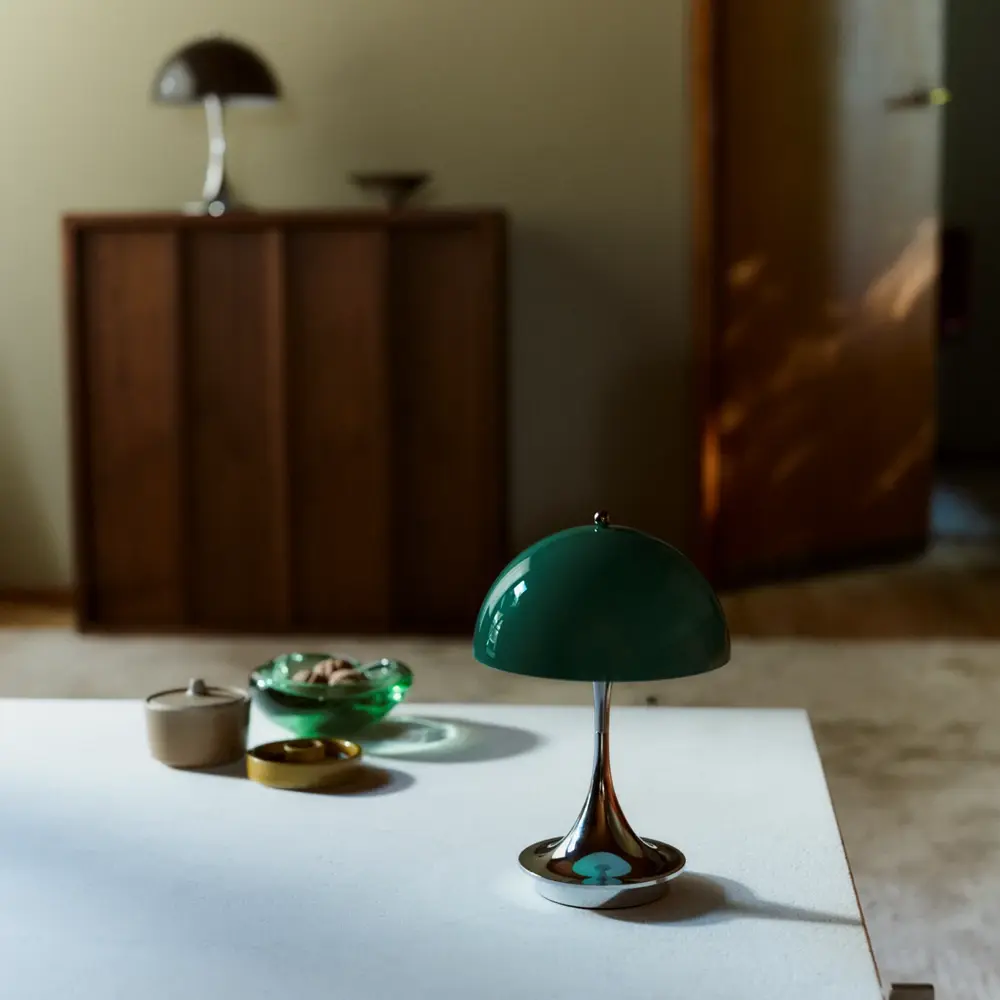 Louis Poulsen Lámpara de mesa portátil Panthella 160 original verde ópalo