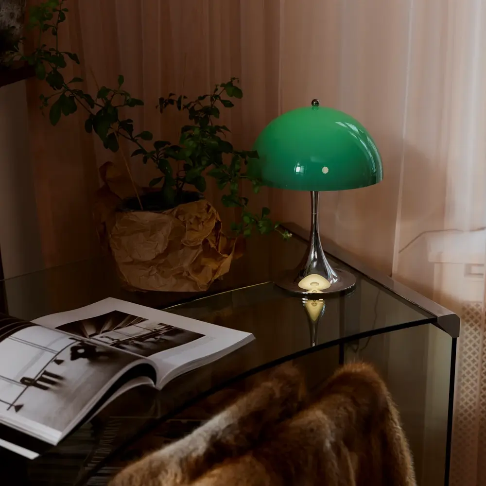 Louis Poulsen Lampada da tavolo portatile Panthella 250 originale verde opale Louis Poulsen Lampada da tavolo portatile Panthella 250 originale verde opale
