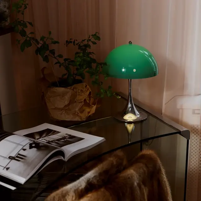Louis Poulsen Lampe de table portable Panthella 250 vert opale original