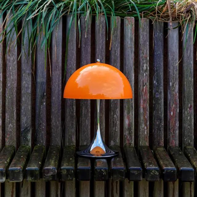 Louis Poulsen Lampada da tavolo portatile Panthella 250 originale arancione opalino Louis Poulsen Lampada da tavolo portatile Panthella 250 originale arancione opalino