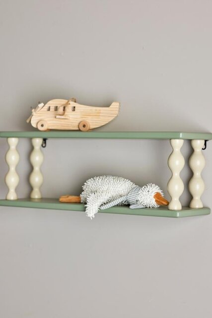 Bloomingville Mini Estantería de pared Bibiola verde Bloomingville Mini Estantería de pared Bibiola verde