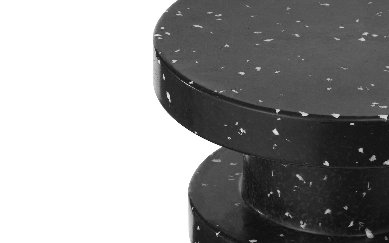Normann Copenhagen Tavolino laterale nero impilabile con sgabello Bit