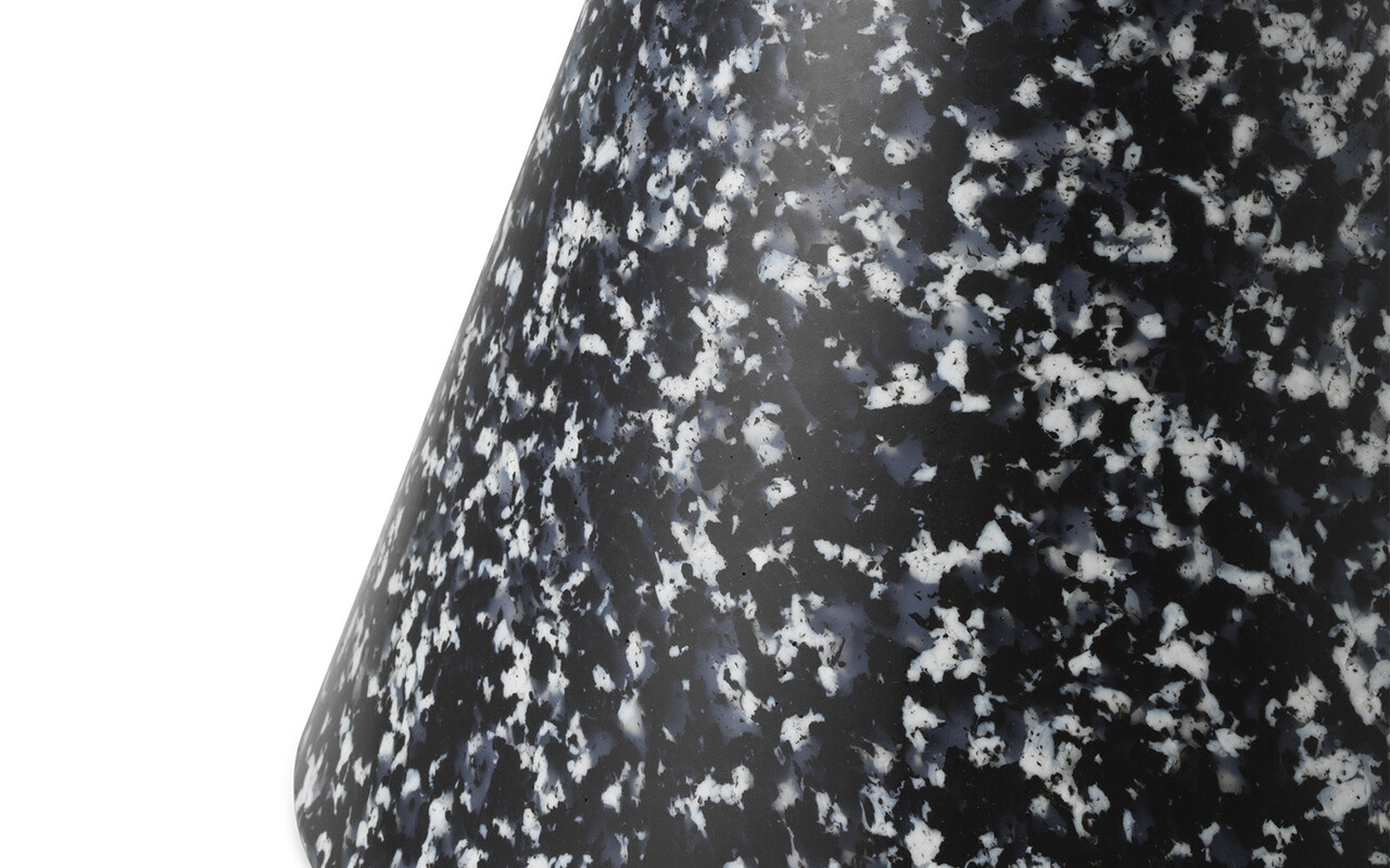 Normann Copenhagen Bit stool cone sort/hvid sidebord