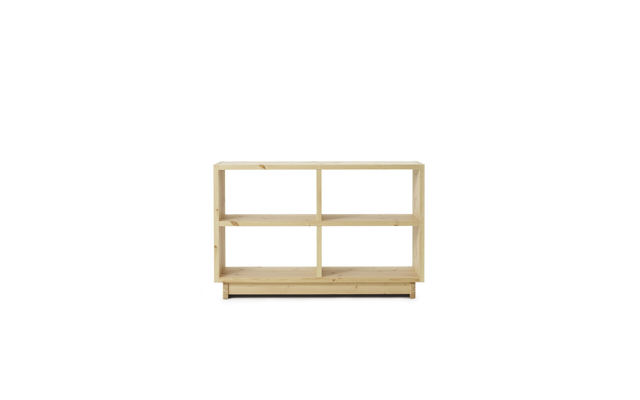 Normann Copenhagen Fyr reol mellem fyr