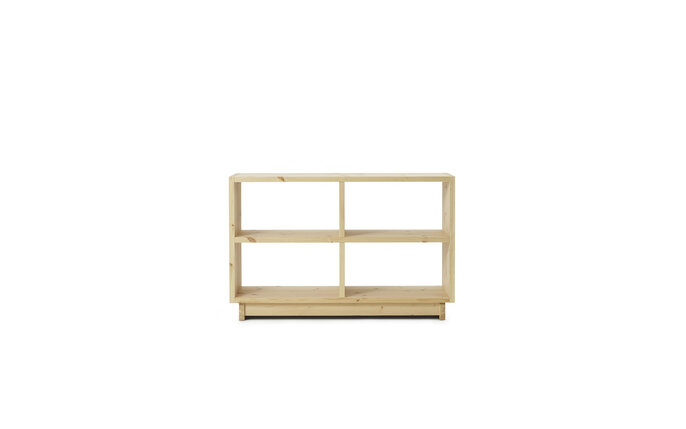 Normann Copenhagen Librería Fyr de pino mediano