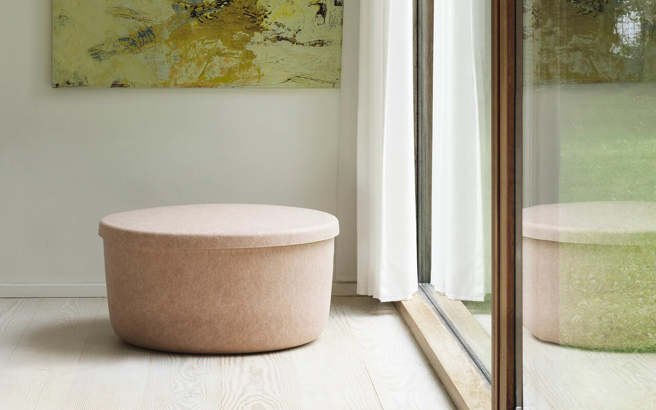 Normann Copenhagen Hide opbevaringspuf sand stor