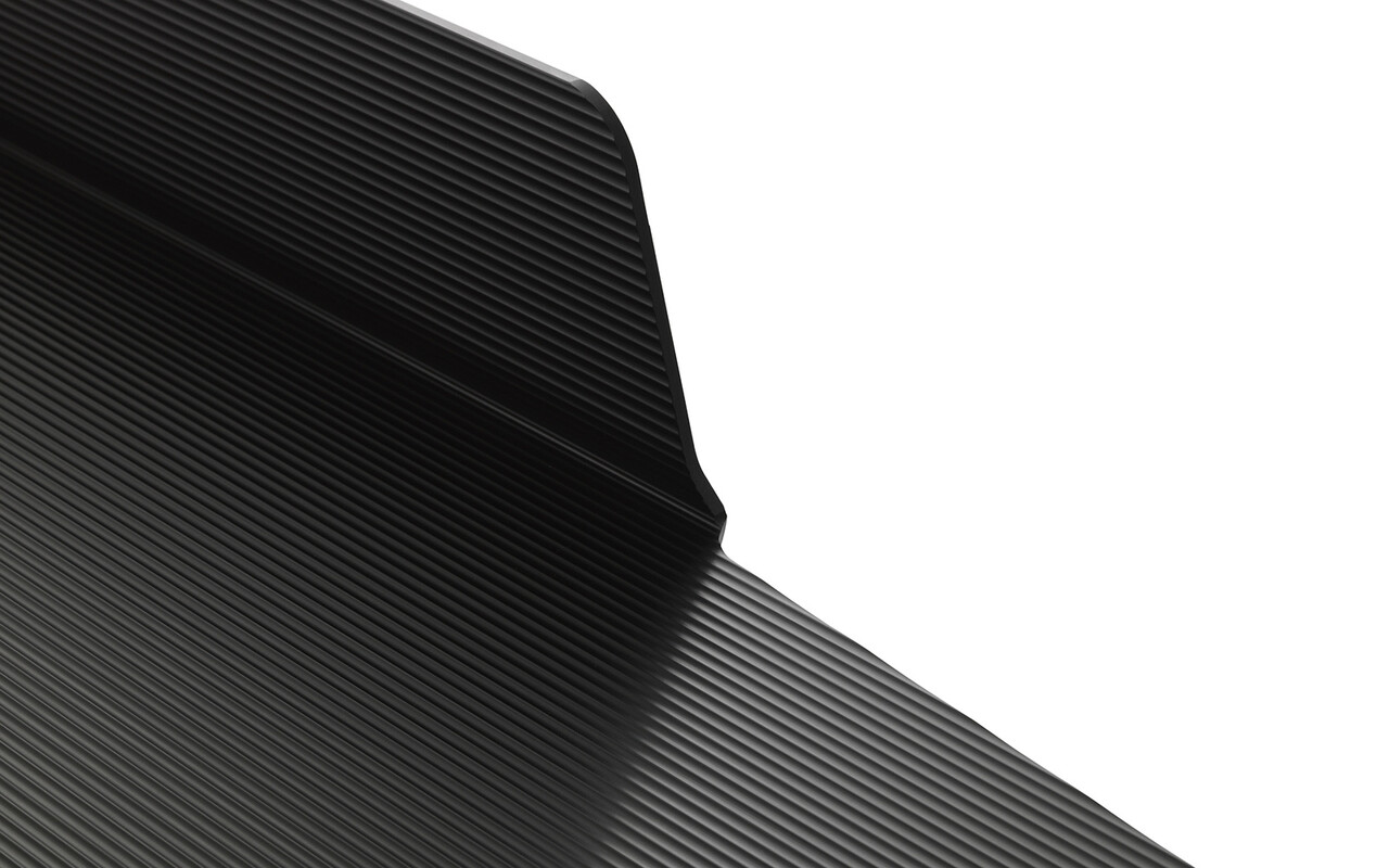 Normann Copenhagen Mensola a muro Jet da 160 cm, nera.