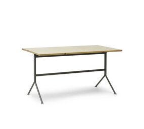 Normann Copenhagen Kip skrivbord grått stål/furu