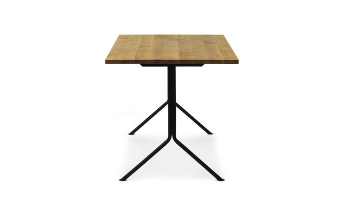Normann Copenhagen Kylling skrivebord svart stål/eik