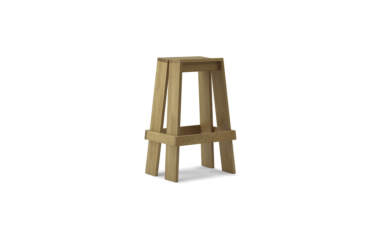 Normann Copenhagen Let barkruk 75cm oak Normann Copenhagen Let barkruk 75cm oak