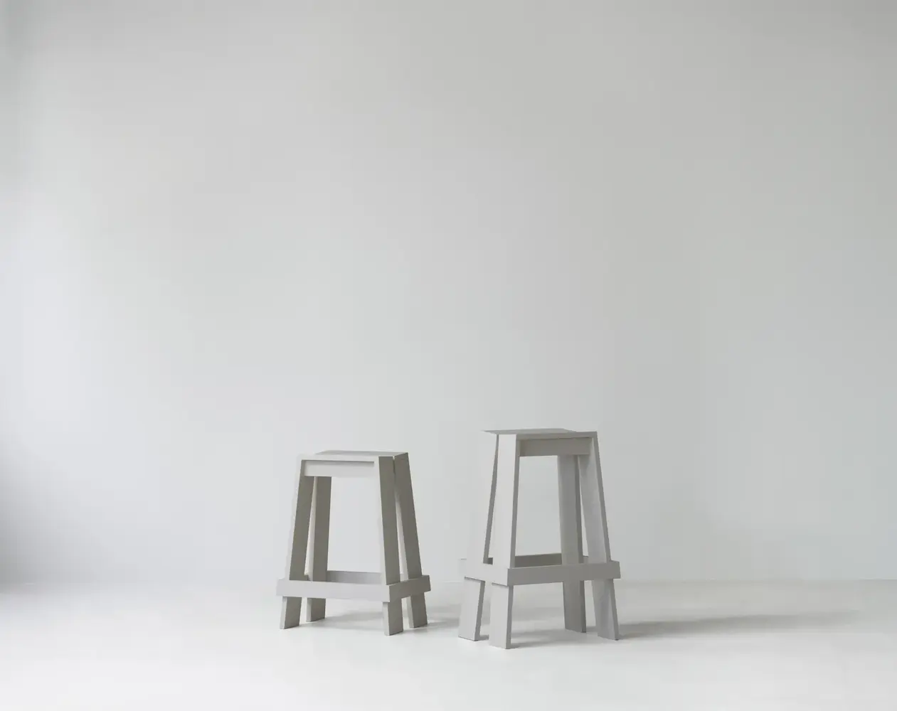 Normann Copenhagen Let bar stool 65cm light grey Normann Copenhagen Let bar stool 65cm light grey