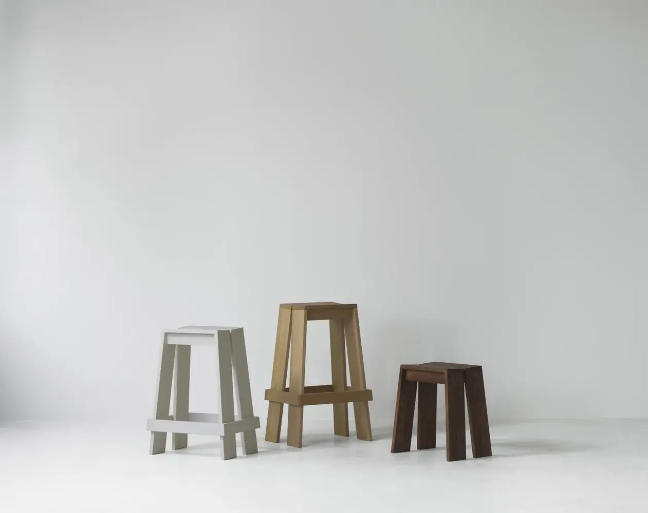 Normann Copenhagen Let barkrakk 65 cm lys grå Normann Copenhagen Let barkrakk 65 cm lys grå
