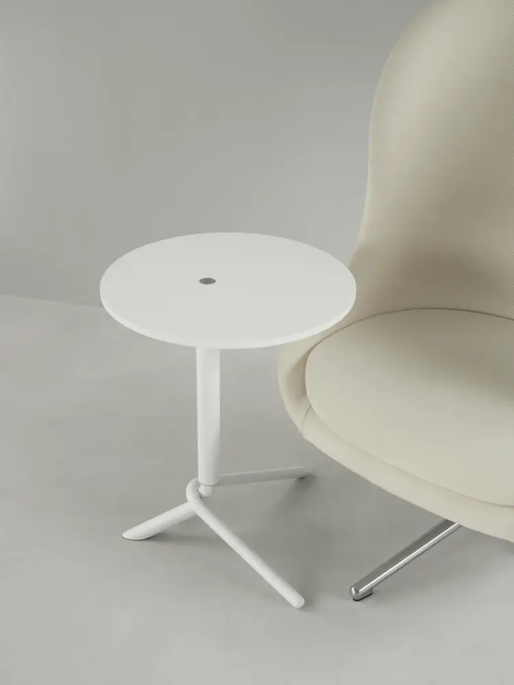 Normann Copenhagen Lift bijzettafel white Normann Copenhagen Lift bijzettafel white