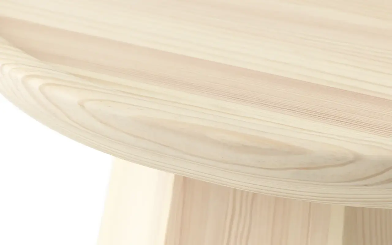 Normann Copenhagen Stort sidebord i furu Normann Copenhagen Stort sidebord i furu