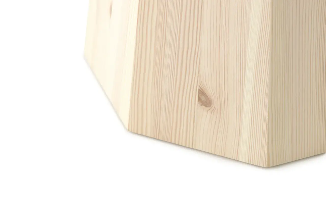 Normann Copenhagen Lite sidebord i furu Normann Copenhagen Lite sidebord i furu