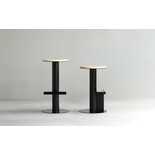 Normann Copenhagen Barhocker mit Stangenform, 65 cm, Kiefer/schwarz Normann Copenhagen Barhocker mit Stangenform, 65 cm, Kiefer/schwarz