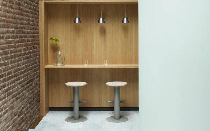 Normann Copenhagen Barstol 75 cm furu/grå Normann Copenhagen Barstol 75 cm furu/grå