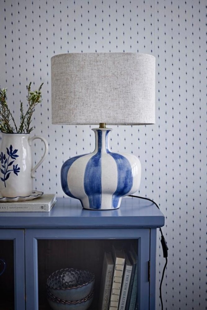 Bloomingville Hazem kast op poten blauw Bloomingville Hazem kast op poten blauw